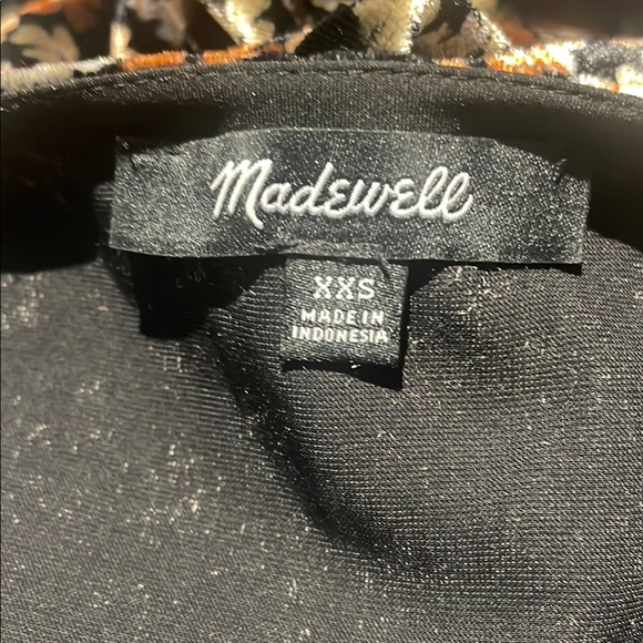 Madewell Velvet Floral Ruffle Short Sleeve Blouse - Picture 5 of 8